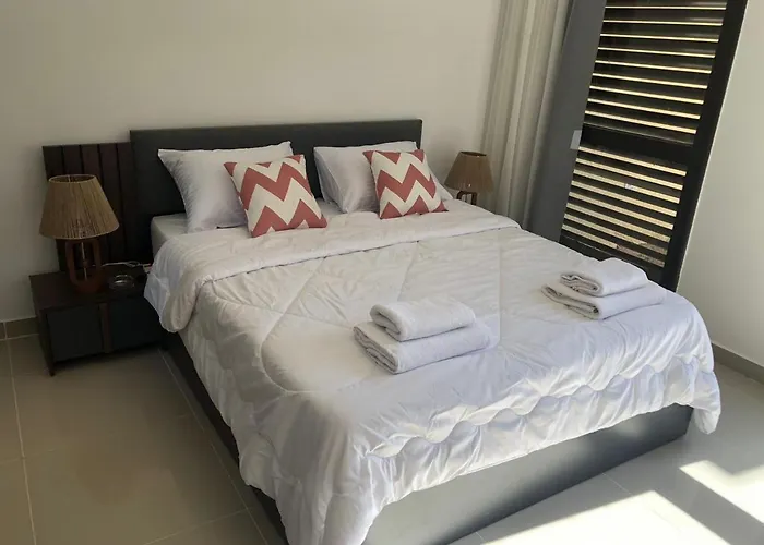 Luxury Apartment *